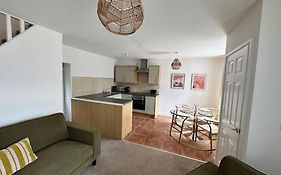 Stylish Miners Cottage At North Rd